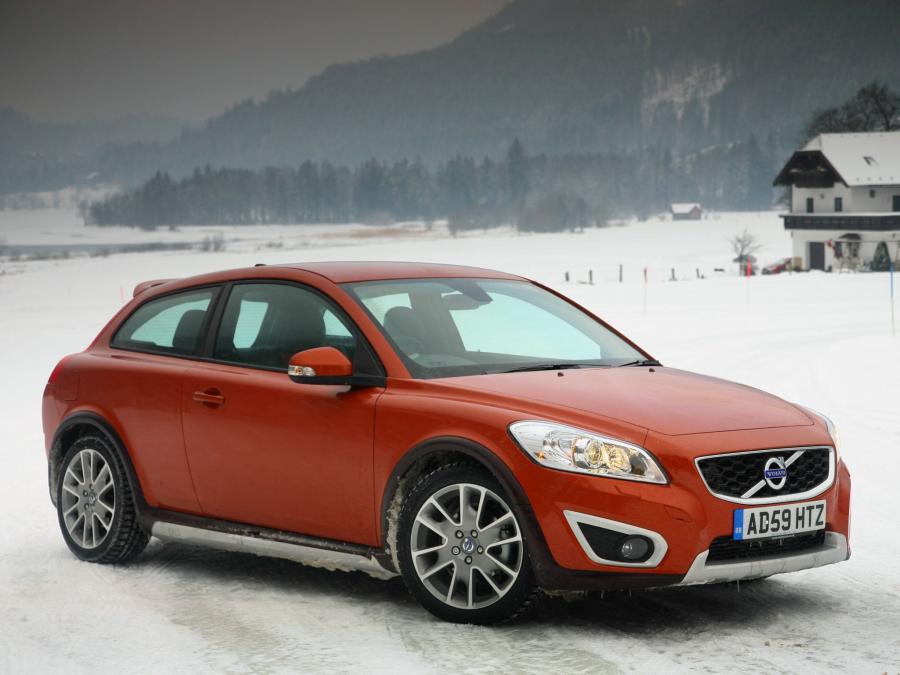  Volvo C30 2 0D 2010 года  (UK) (фото 9 из 16)